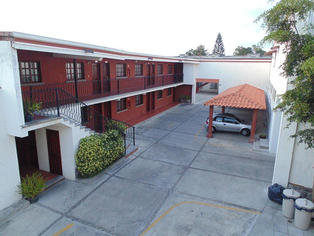 Hotel Hacienda Ciudad Guzman Exteriör bild