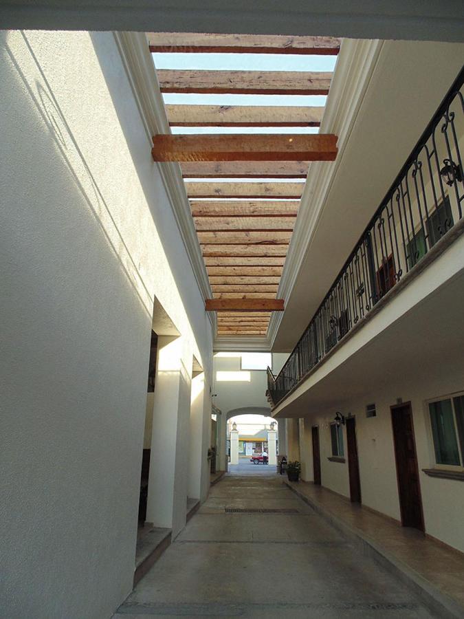 Hotel Hacienda Ciudad Guzman Exteriör bild